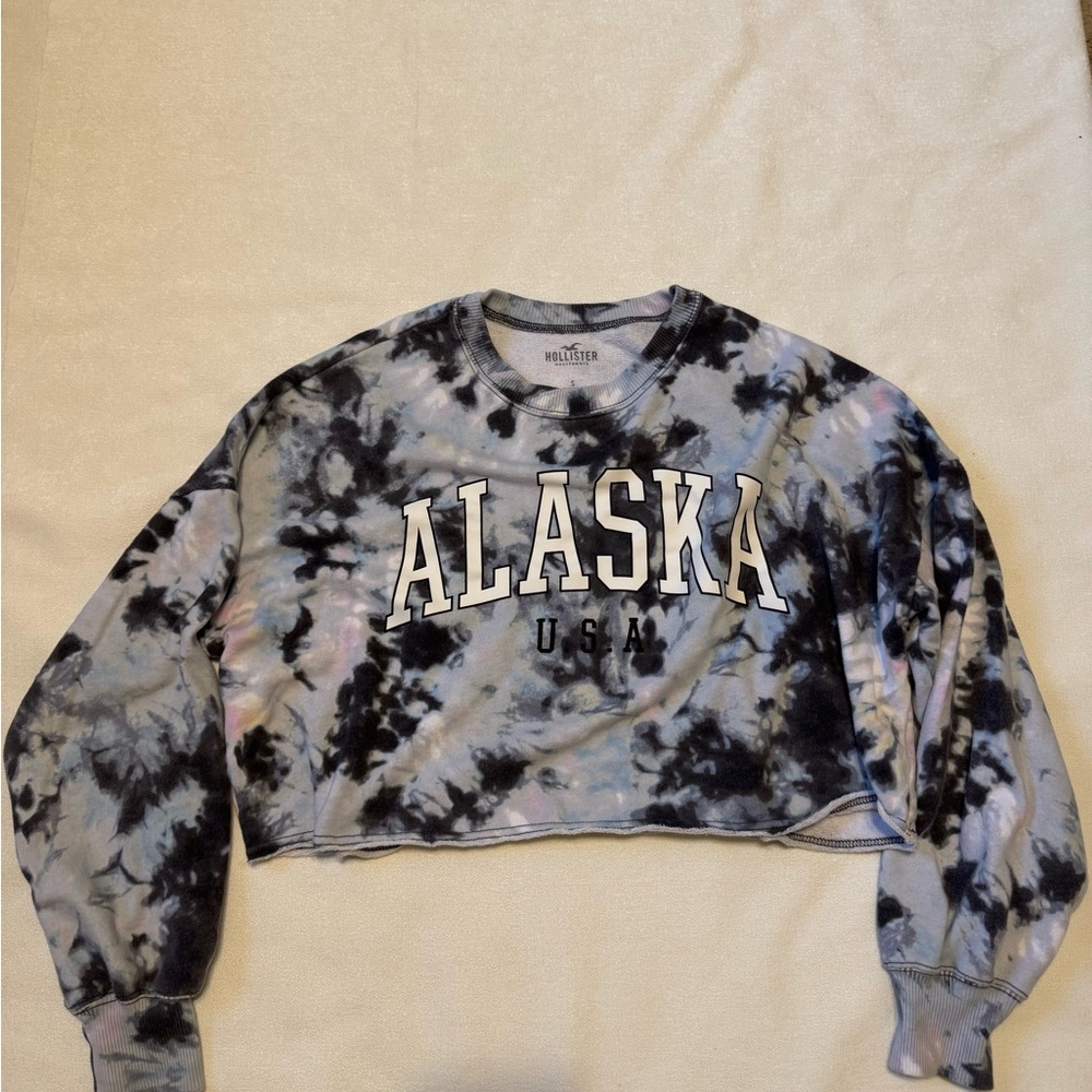 Hollister Women's Black and Gray Tie-Dye Alaska Sweatshirt cropped